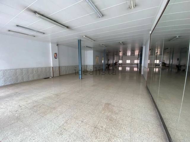 Local comercial en Alquiler en Creu de Barberà