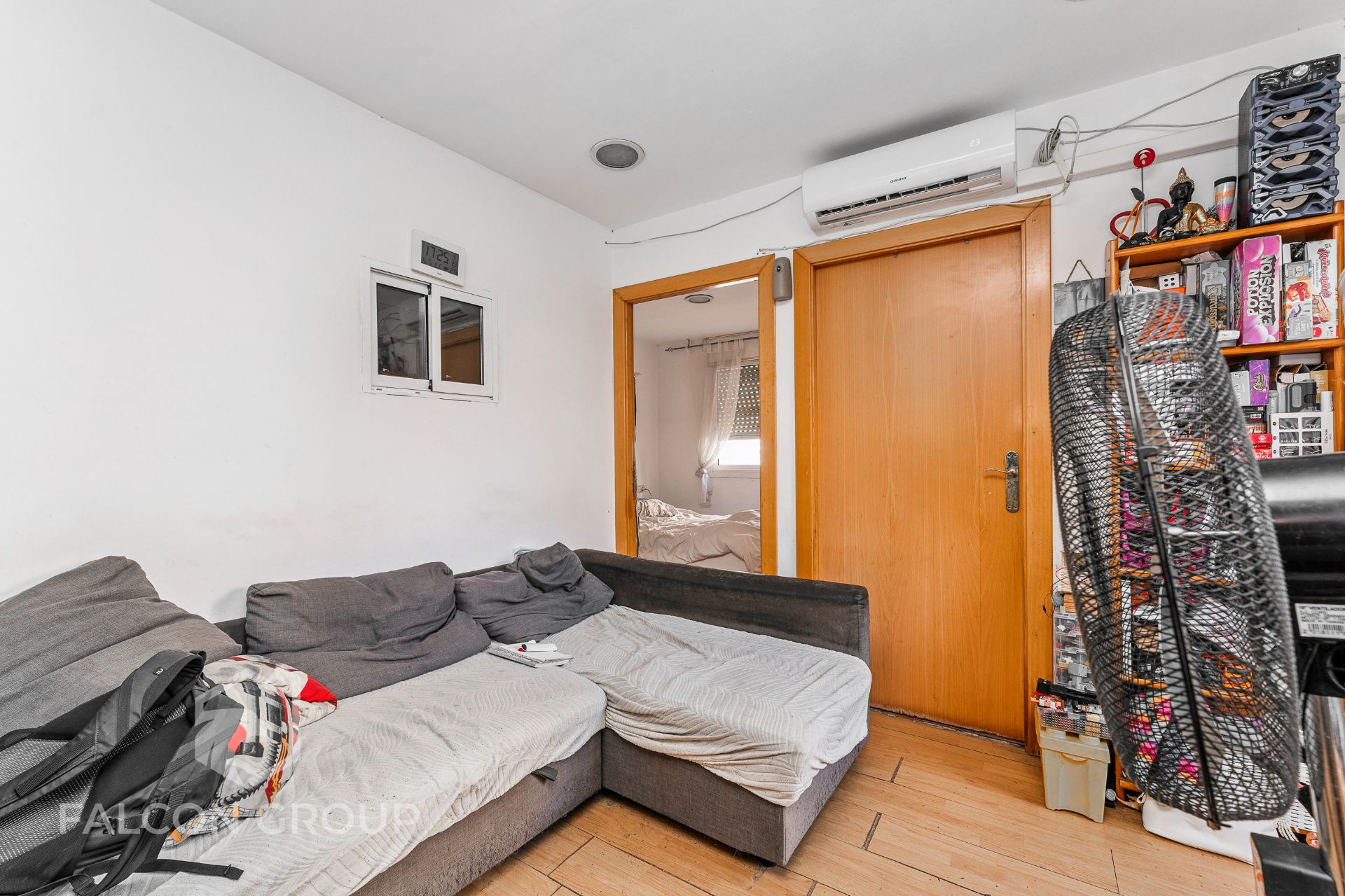 Bedroom of Flat for sale in El Prat de Llobregat  with Air Conditioner, Terrace and Oven