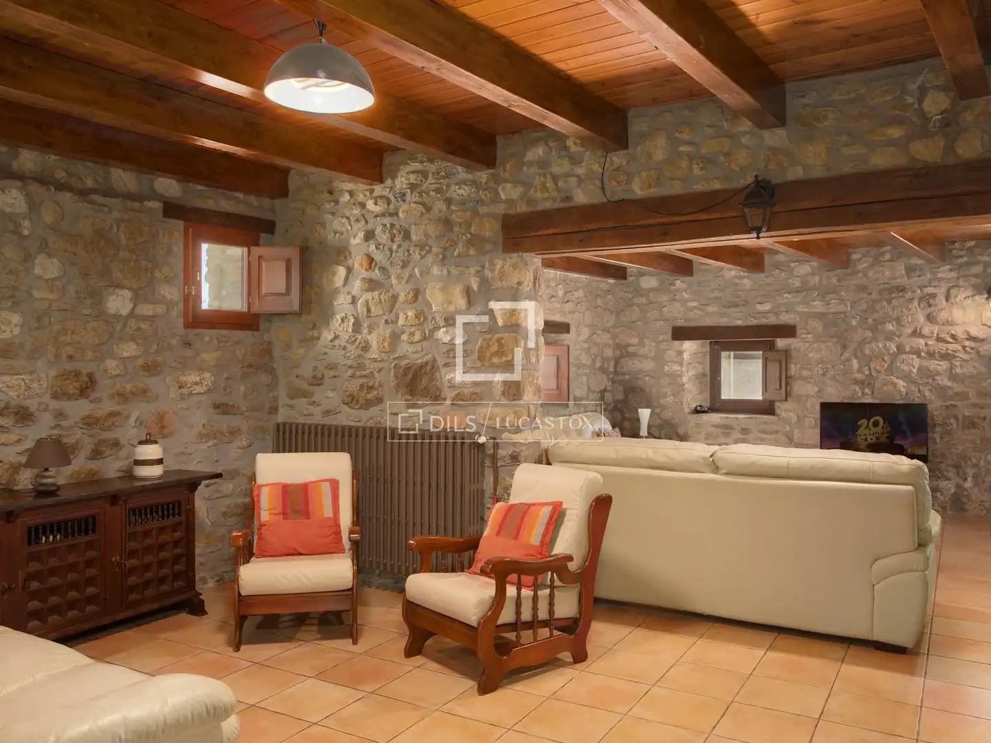 Sala de estar de Finca rústica en venta en Santa Pau con Jardín privado, Terraza y Trastero