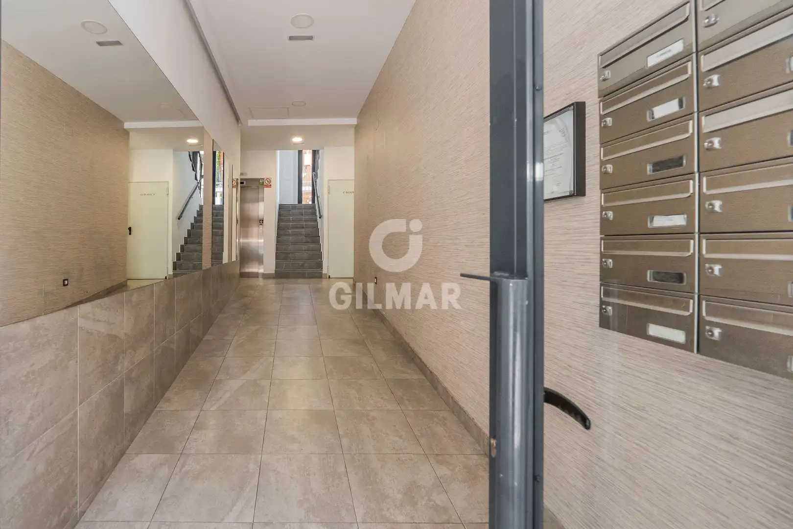 Piso en venta en Madrid con Calefacción y Trastero