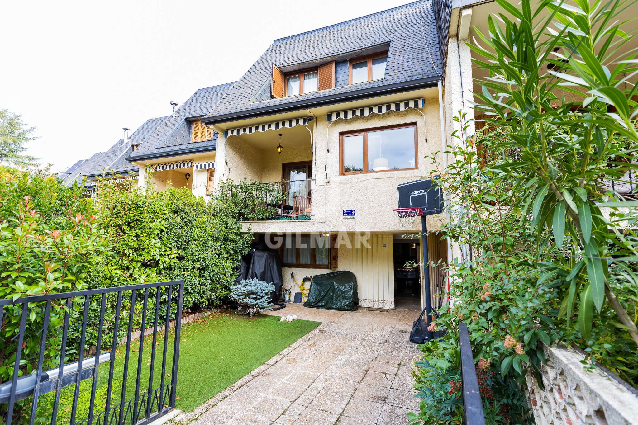 Garden of Single-family semi-detached for sale in El Escorial  with Heating, Private garden and Swimming Pool