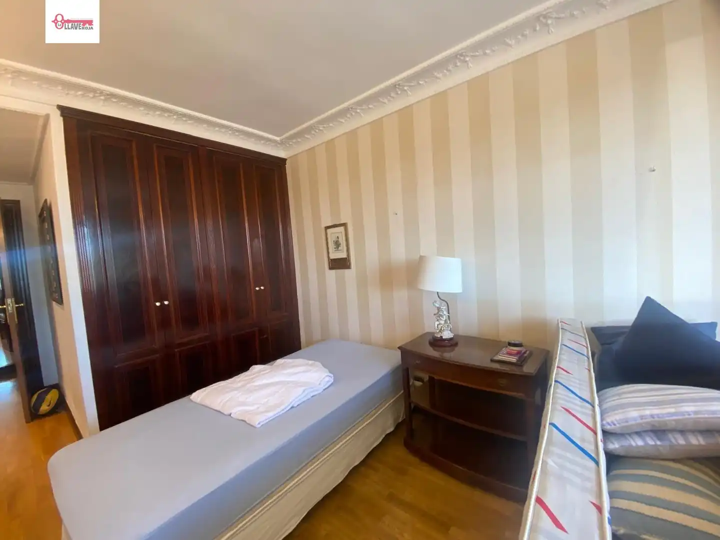Dormitori de Pis en venda en Burgos amb Calefacció, Terrassa i Moblat