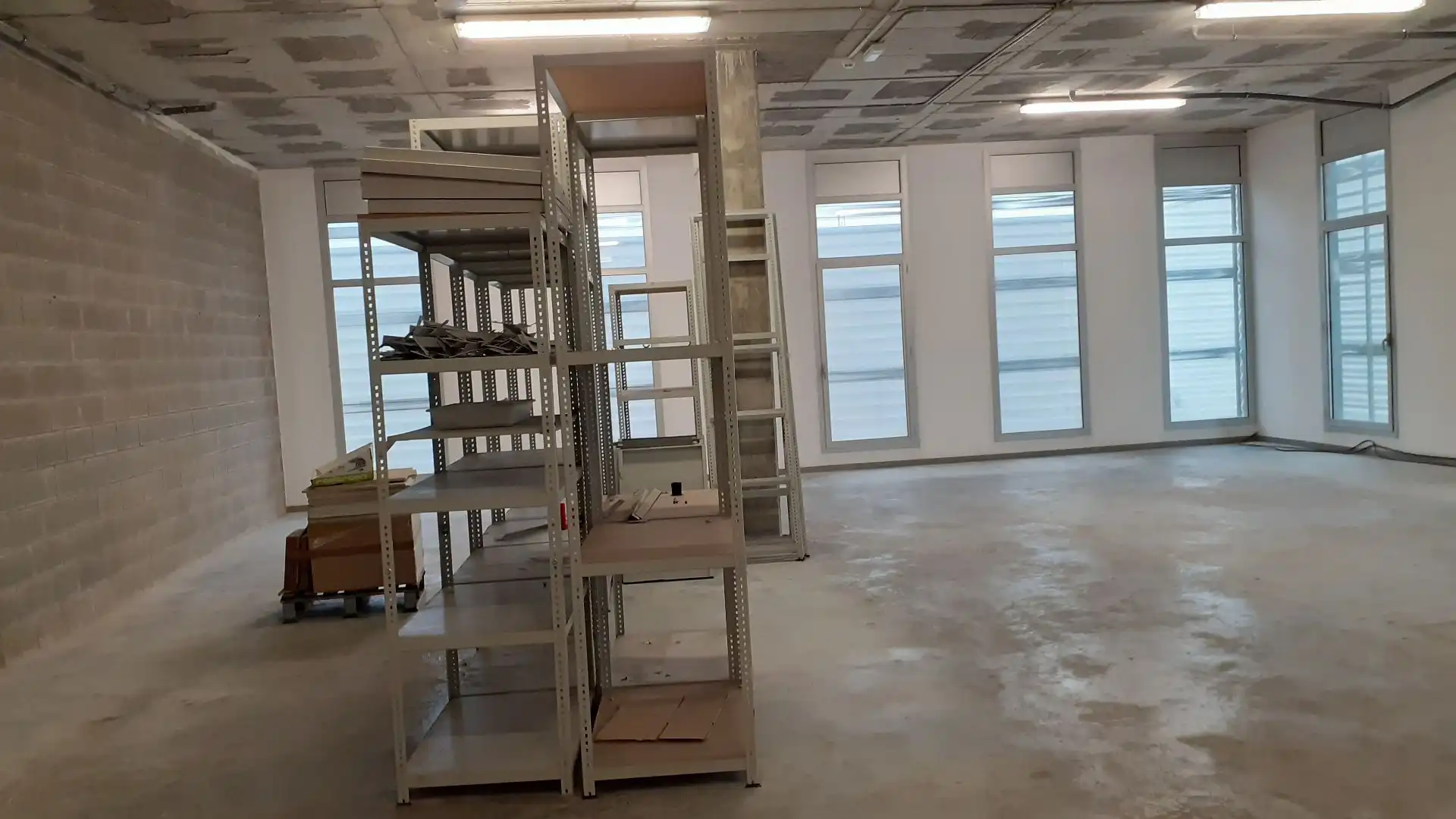 Fabrikhallen zum Verkauf in L'Hospitalet de Llobregat