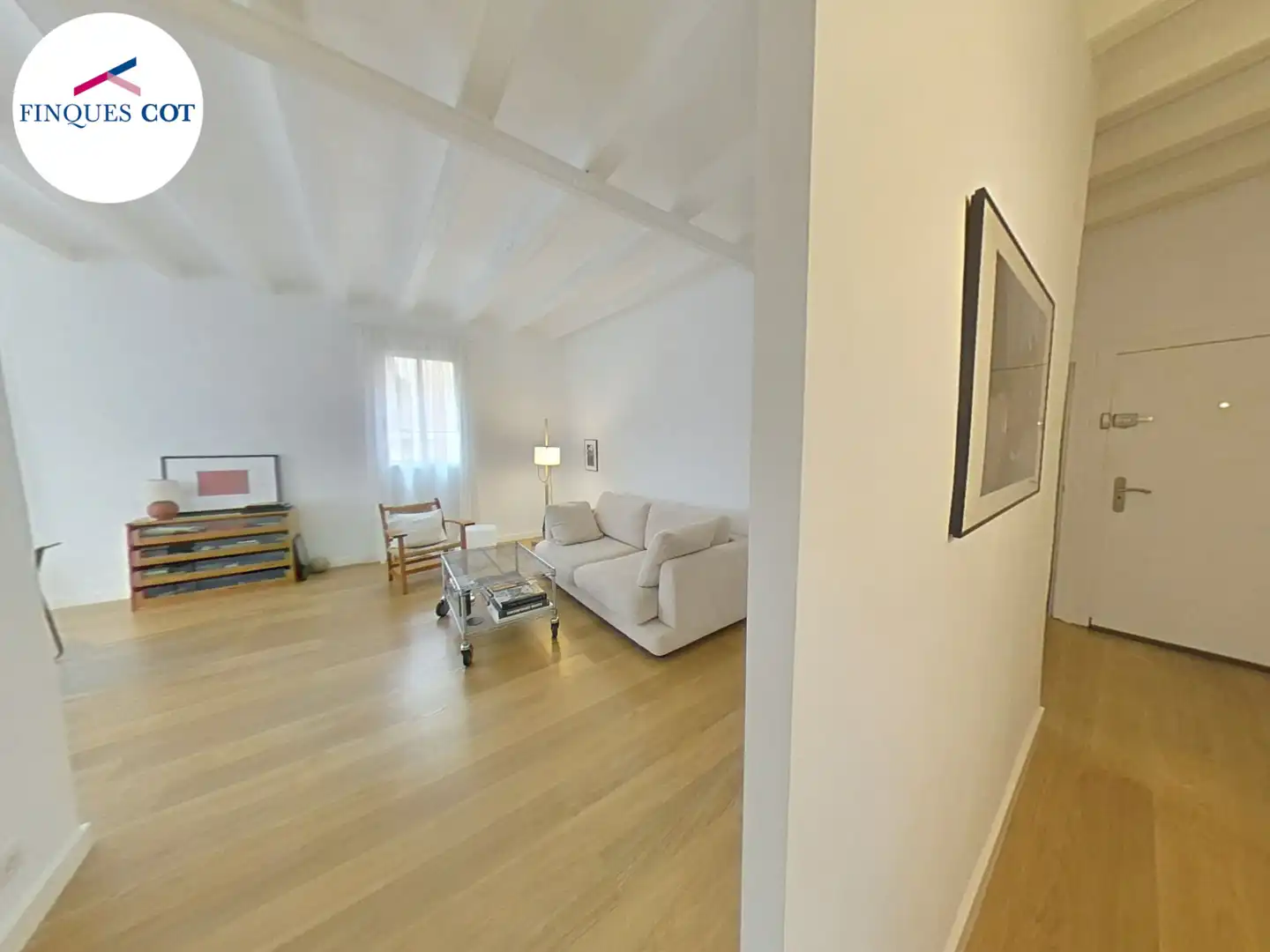 Sala d'estar de Pis en venda en Barcelona amb Forn i Balcó