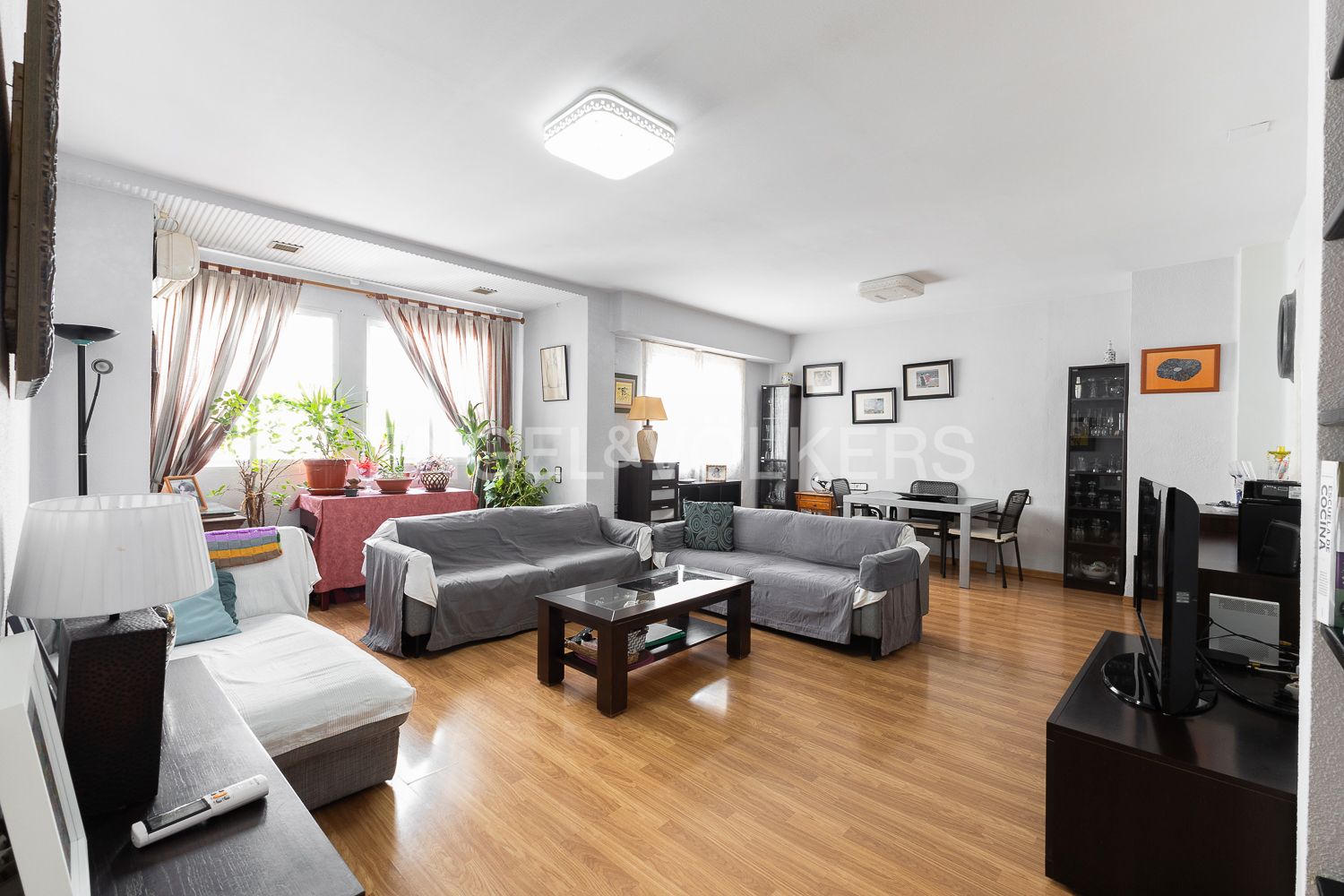 Living room of Apartment for sale in  Valencia Capital  with Air Conditioner, Heating and Parquet flooring