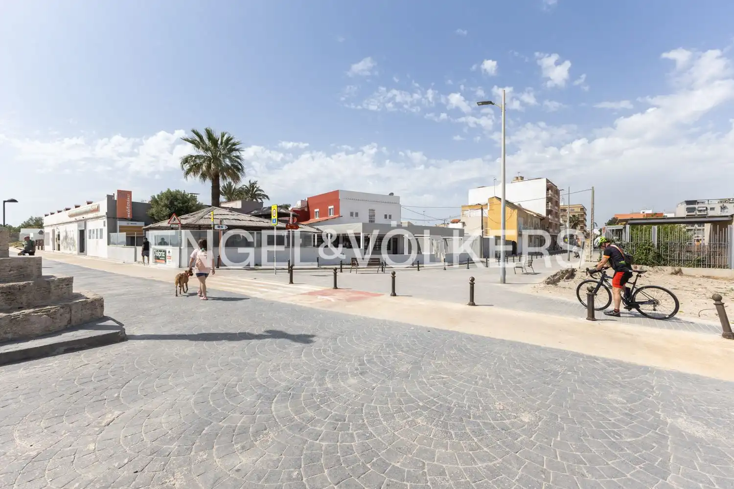 Vista exterior de Casa o xalet en venda en Valencia amb Calefacció, Terrassa i Piscina