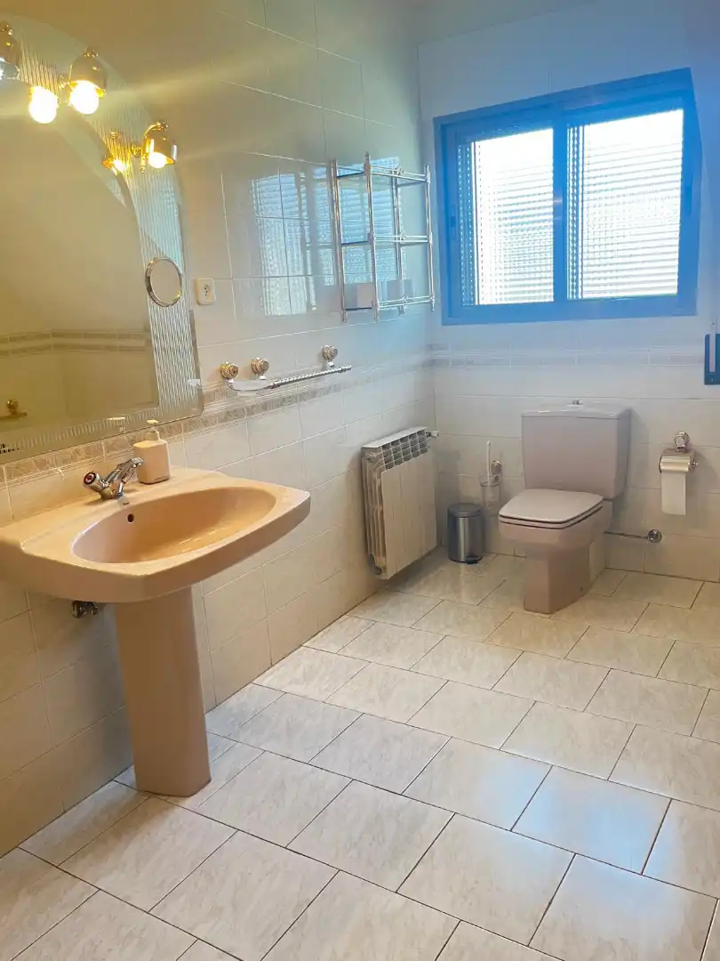Baño de Casa o chalet de alquiler en Becerril de la Sierra con Aire acondicionado, Calefacción y Jardín privado