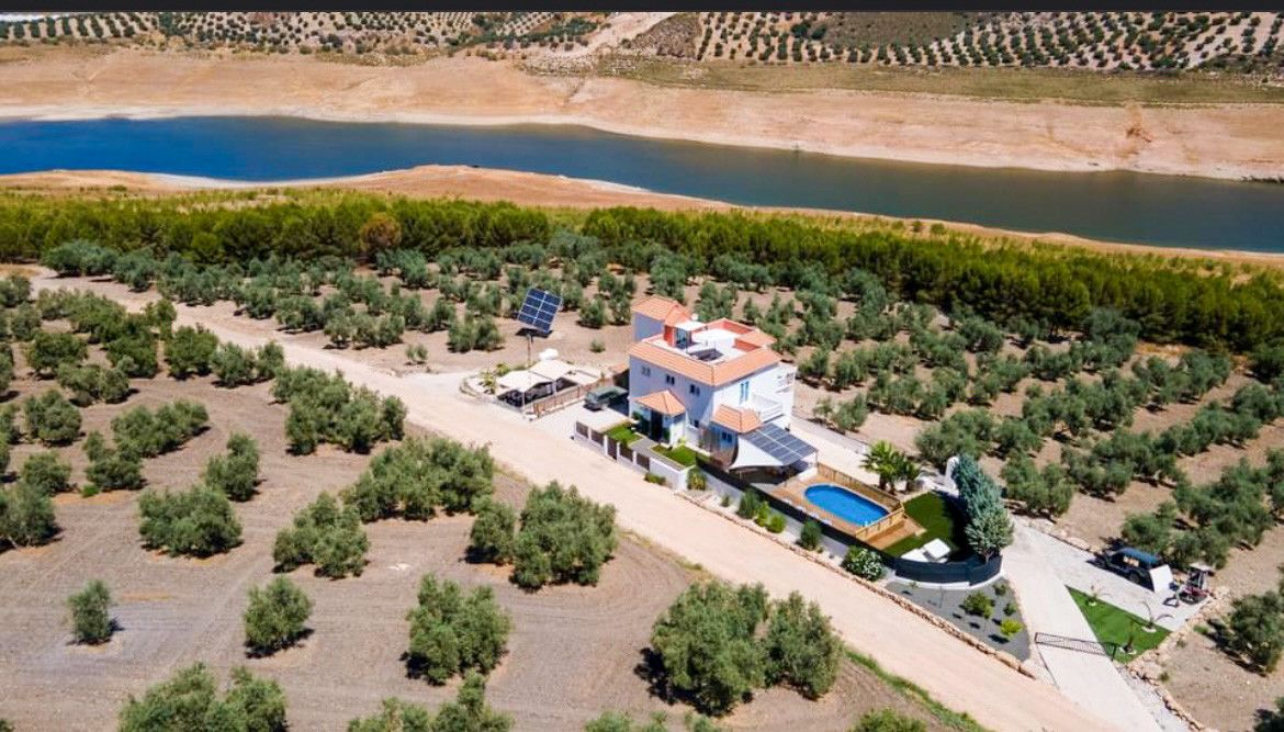Garden of Country house for sale in Iznájar  with Air Conditioner, Private garden and Terrace