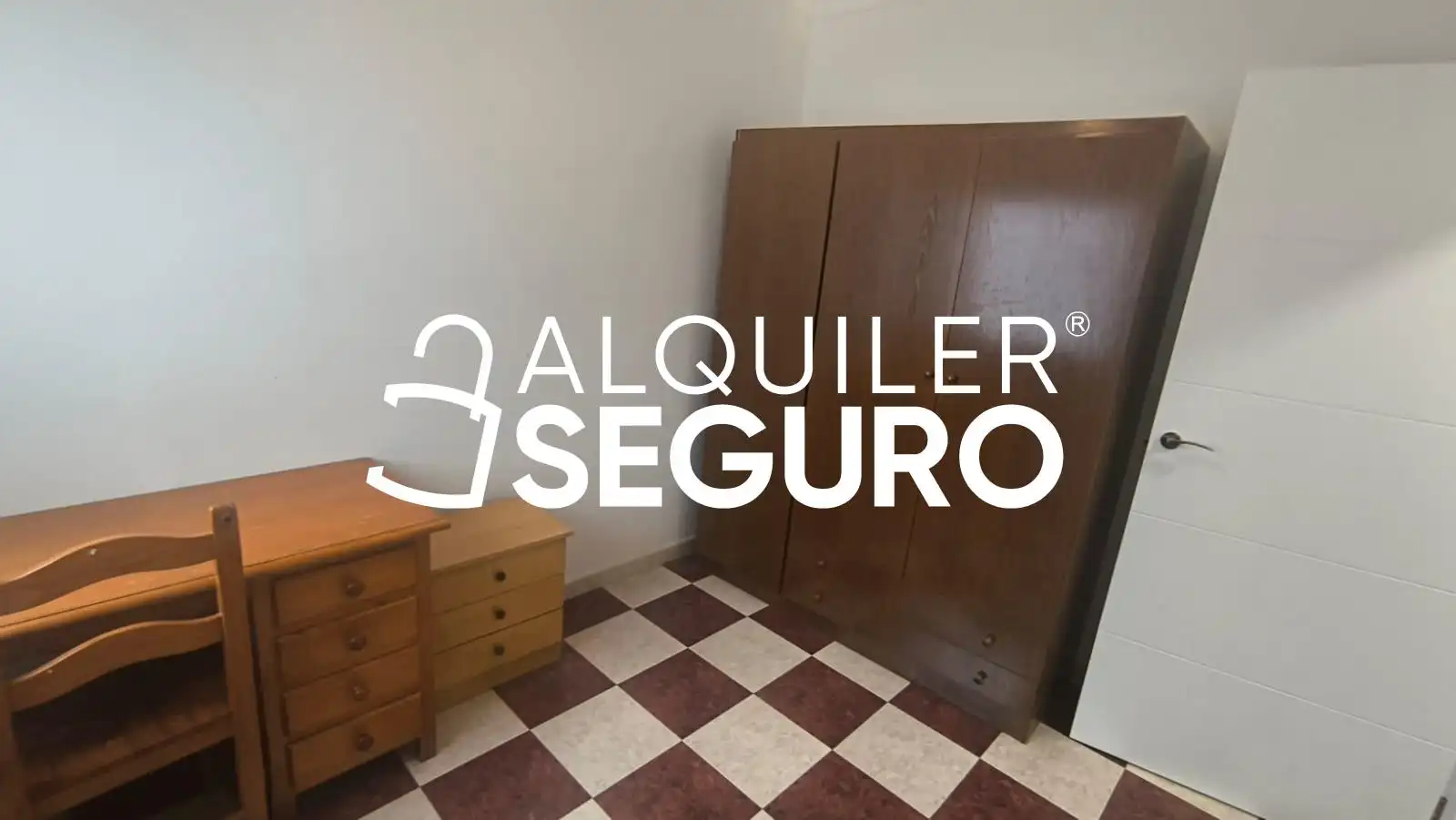 Habitación de Piso de alquiler en Sevilla con Aire acondicionado y Amueblado