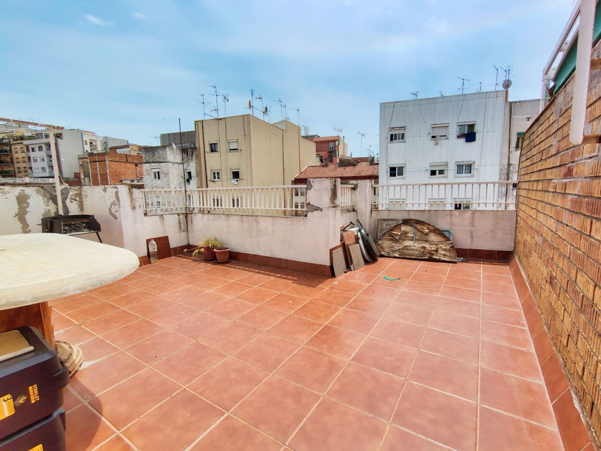 Terrassa de Pis en venda en L'Hospitalet de Llobregat amb Aire condicionat, Terrassa i Traster
