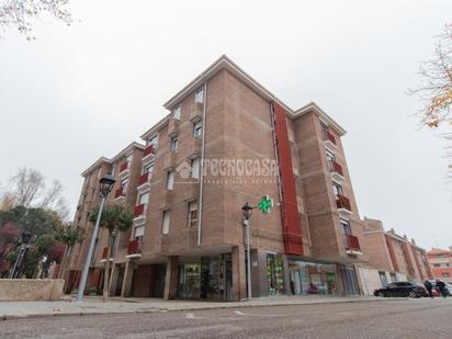 Exterior view of Flat for sale in Palencia Capital  with Heating, Storage room and Community pool