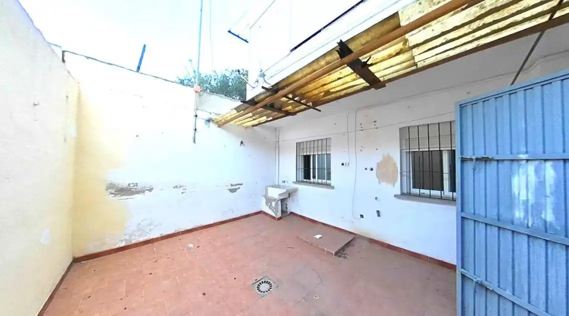 Vista exterior de Planta baixa en venda en Linares