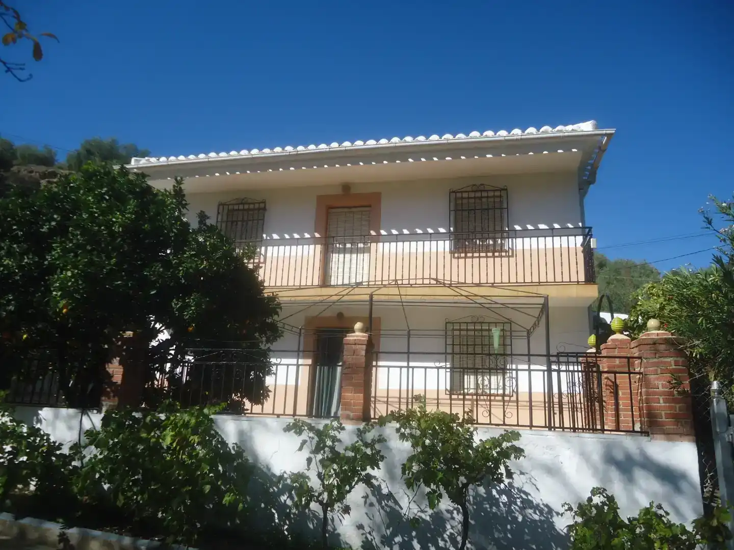 Vista exterior de Casa o xalet en venda en Iznájar amb Balcó