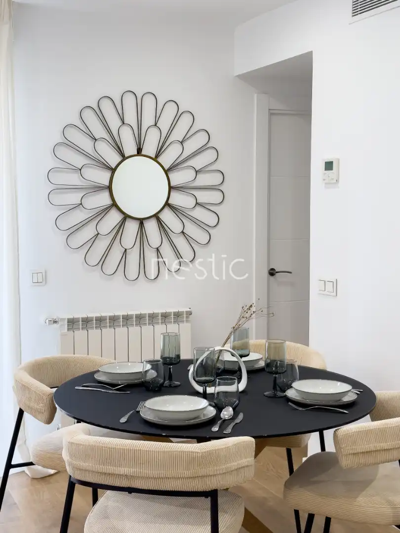 Menjador de Apartament de lloguer en Madrid amb Aire condicionat, Calefacció i Terrassa