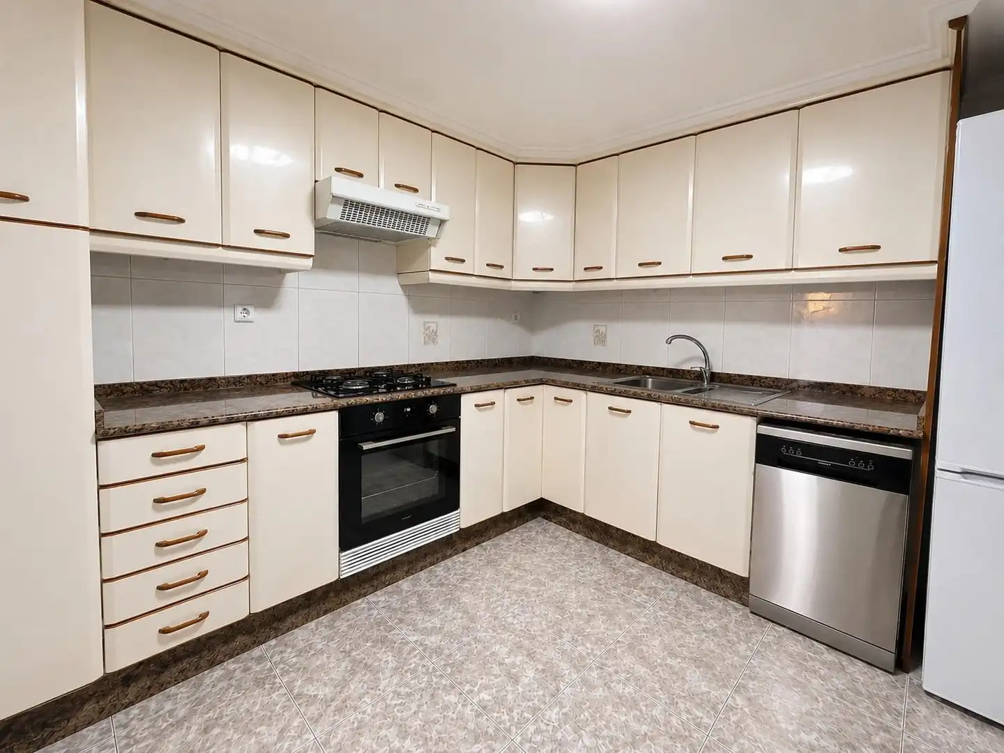 Kitchen of Flat for sale in Valencia  with Air Conditioner, Terrace and Furnished