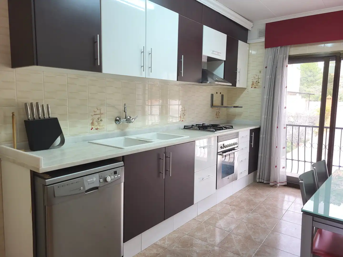 Kitchen of Flat for sale in Castellnovo  with Terrace, Storage room and Oven