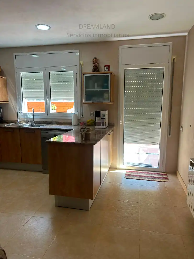 Cuina de Casa o xalet en venda en La Pobla de Claramunt amb Aire condicionat, Calefacció i Jardí privat