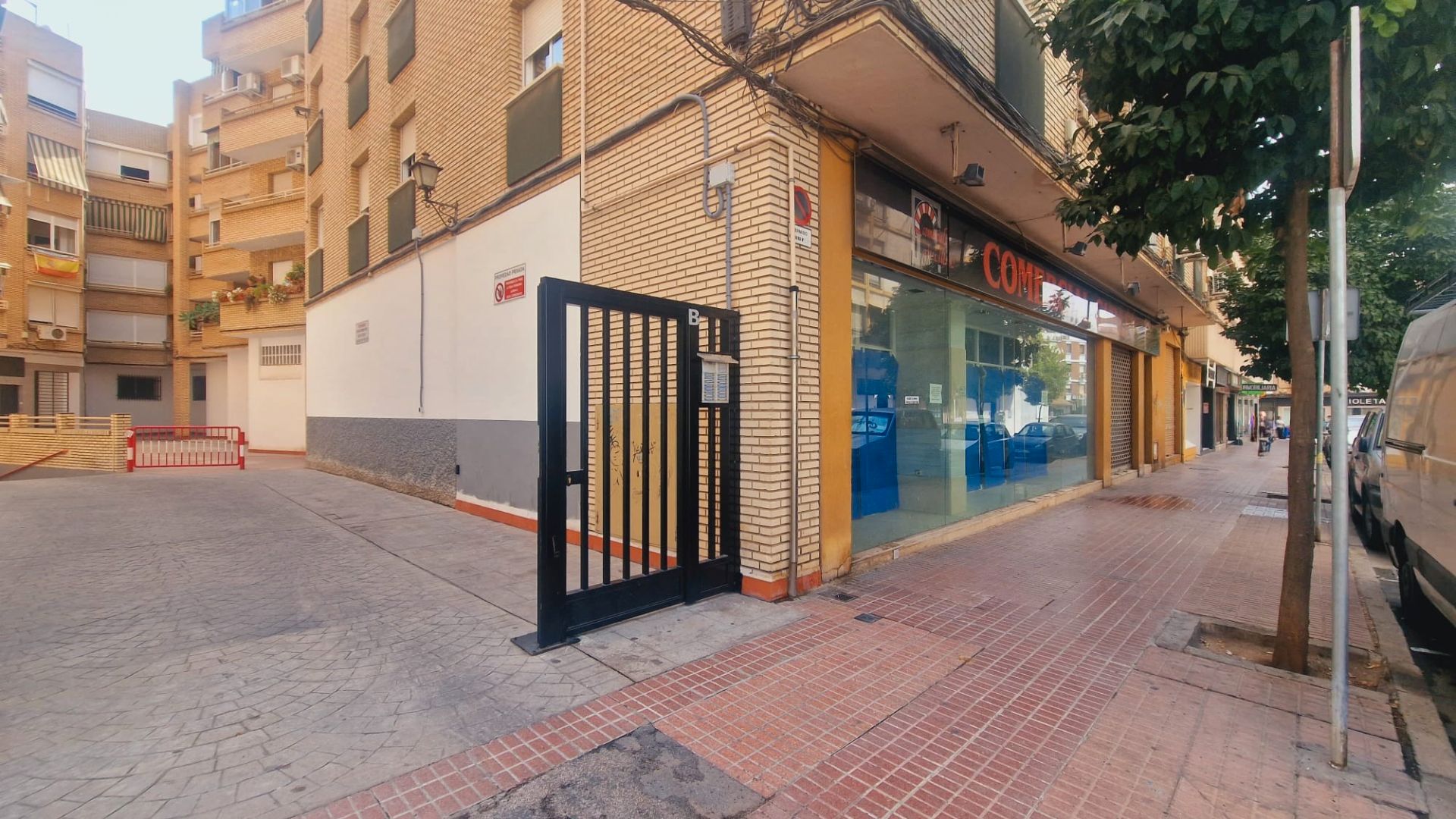 Exterior view of Premises for sale in  Córdoba Capital