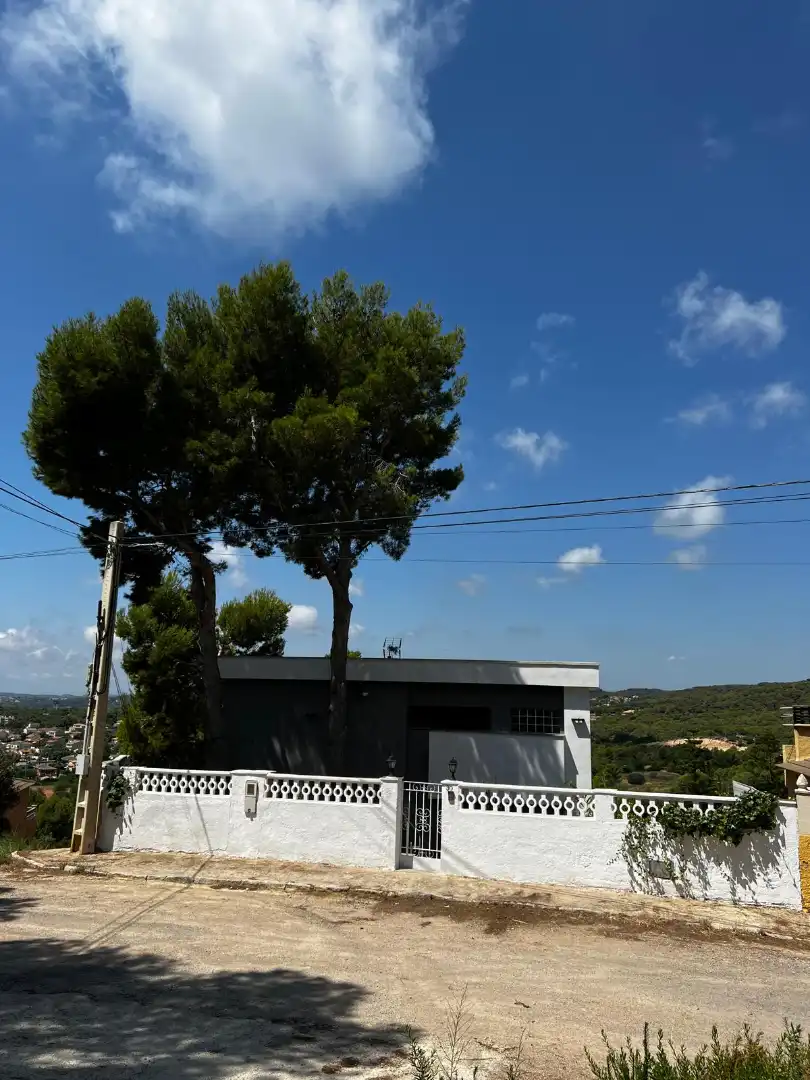Vista exterior de Casa o chalet en venta en El Vendrell con Aire acondicionado, Calefacción y Jardín privado