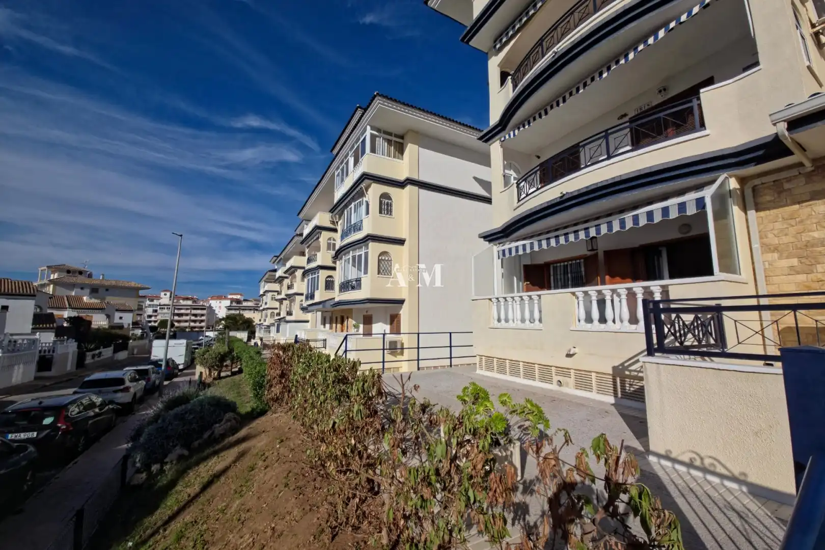 Vista exterior de Pis de lloguer en Torrevieja amb Terrassa, Piscina i Rentadora