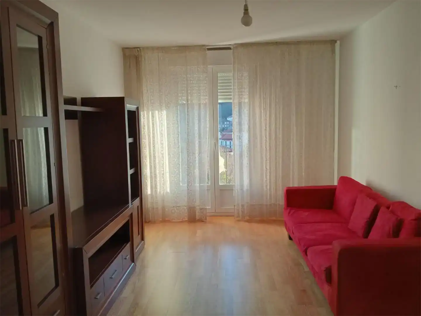 Sala de estar de Piso en venta en Pradoluengo con Parquet y Balcón