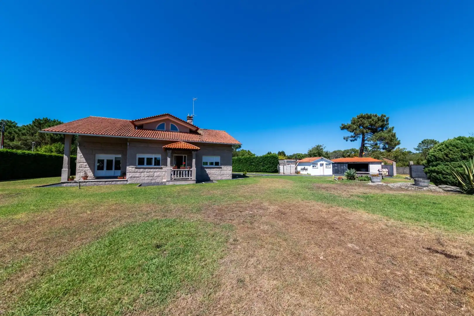 Vista exterior de Casa o chalet en venta en A Illa de Arousa  con Calefacción, Jardín privado y Terraza