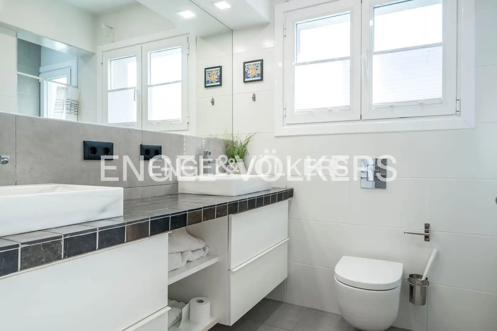 Baño de Piso en venta en Donostia - San Sebastián  con Calefacción, Parquet y Balcón