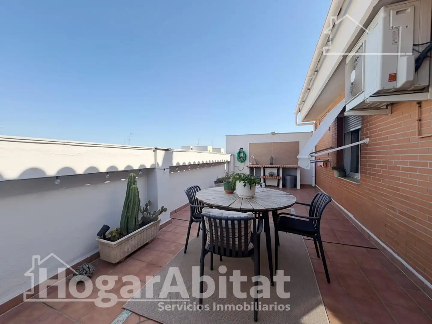 Exterior view of Attic for sale in Chiva  with Air Conditioner and Terrace