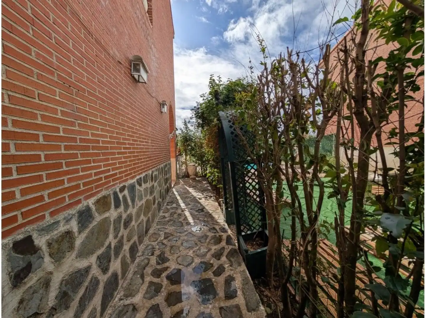 Terrassa de Casa o xalet en venda en Carmena