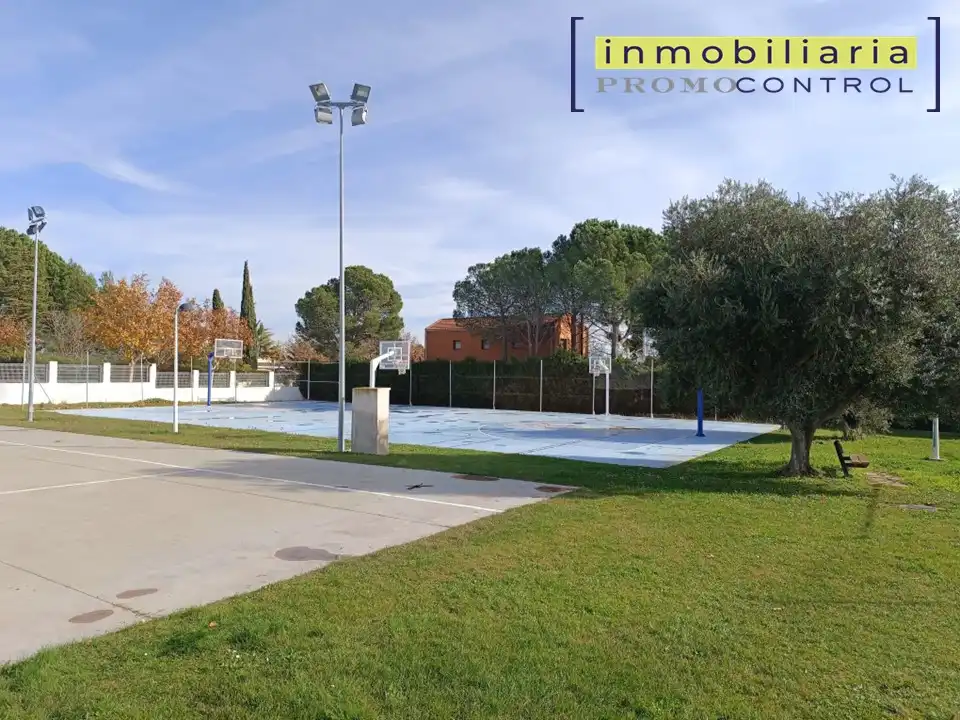 Chalet con terraza en venta en Calle Río Aragón 4, imagen 38