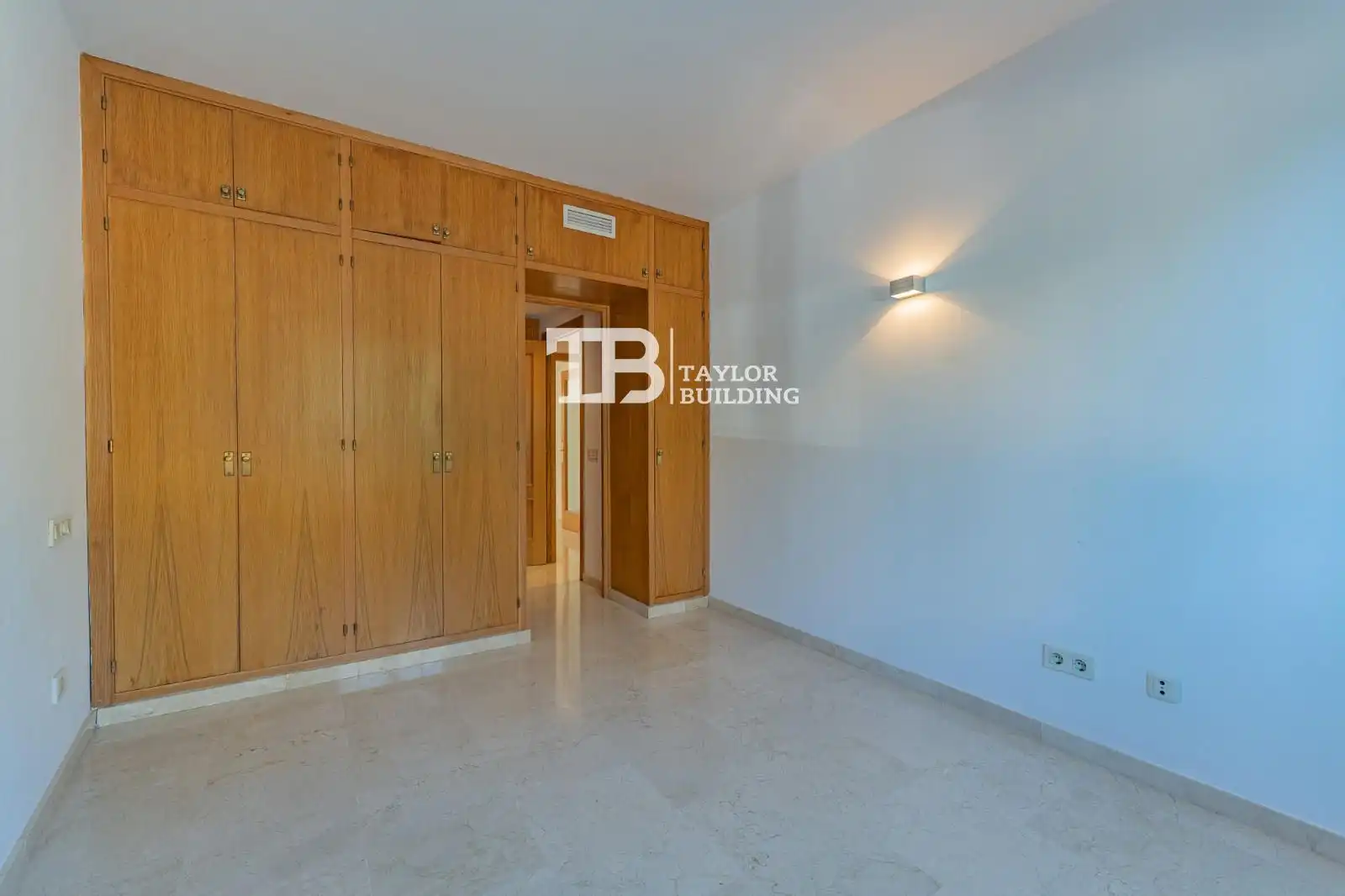 Außenansicht von Wohnung zum Verkauf in  Palma de Mallorca mit Klimaanlage, Heizung und Privatgarten