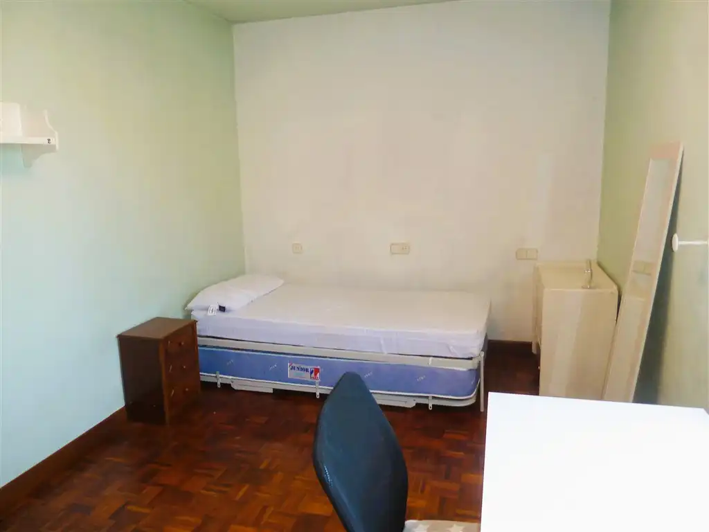 Habitación de Piso de alquiler en  Pamplona / Iruña con Calefacción, Parquet y Terraza