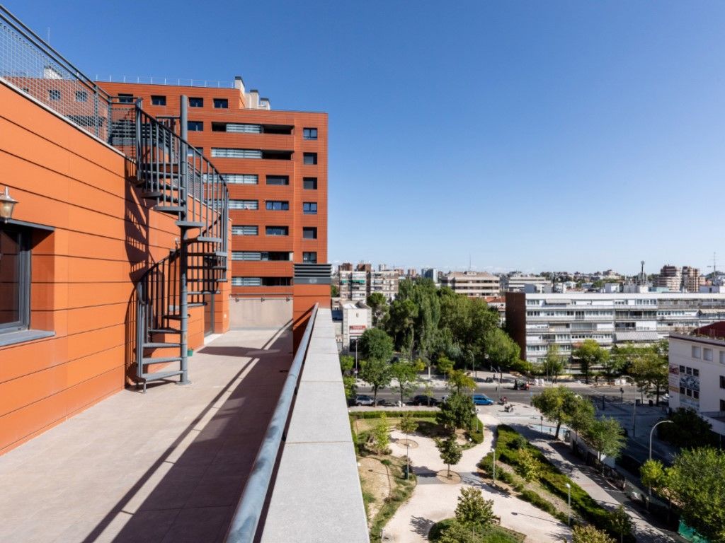 Vista exterior de Àtic en venda en  Madrid Capital