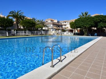 Casa amb piscina en venda a Calle Pintor Ribera