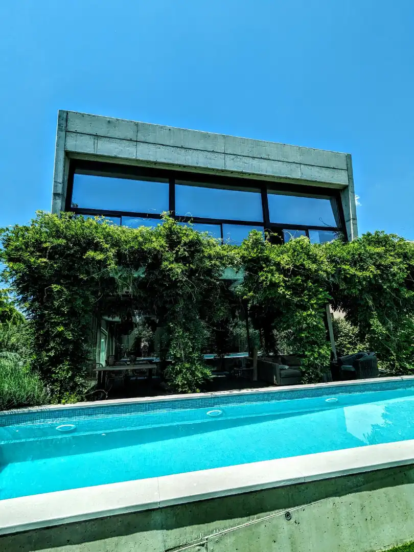 Vista exterior de Casa o xalet en venda en Pozuelo de Alarcón amb Aire condicionat, Calefacció i Jardí privat
