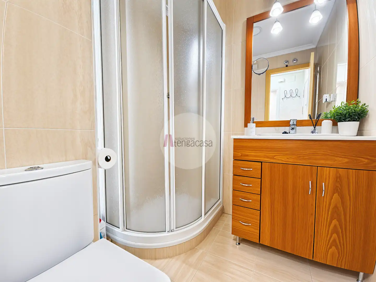 Baño de Apartamento de alquiler en Madrid con Aire acondicionado, Calefacción y Terraza