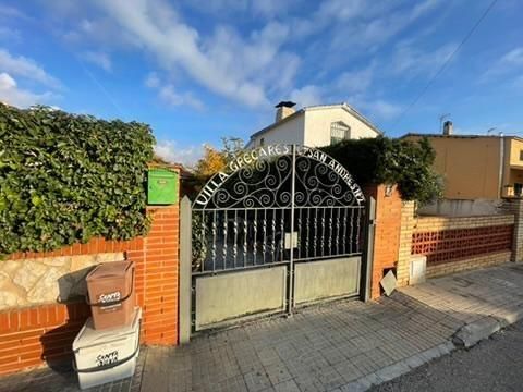 Exterior view of Houses for sale in Santa Oliva  with Private garden