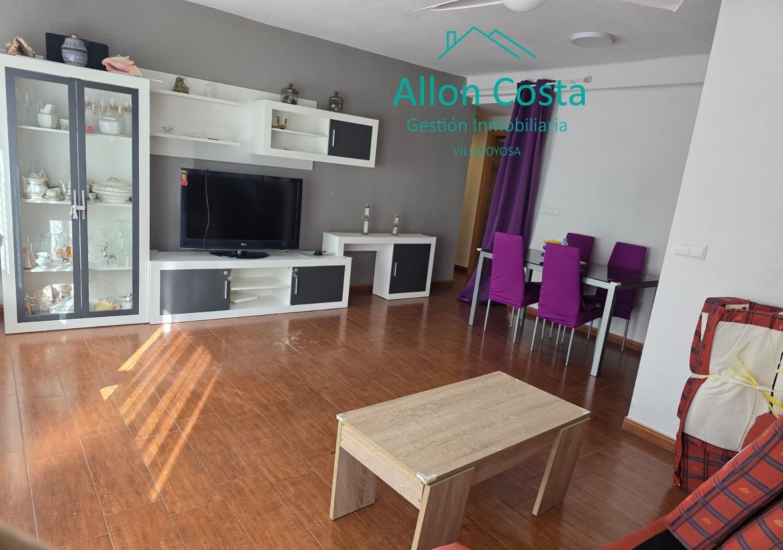 Sala d'estar de Pis de lloguer en Villajoyosa / La Vila Joiosa amb Aire condicionat, Terrassa i Moblat
