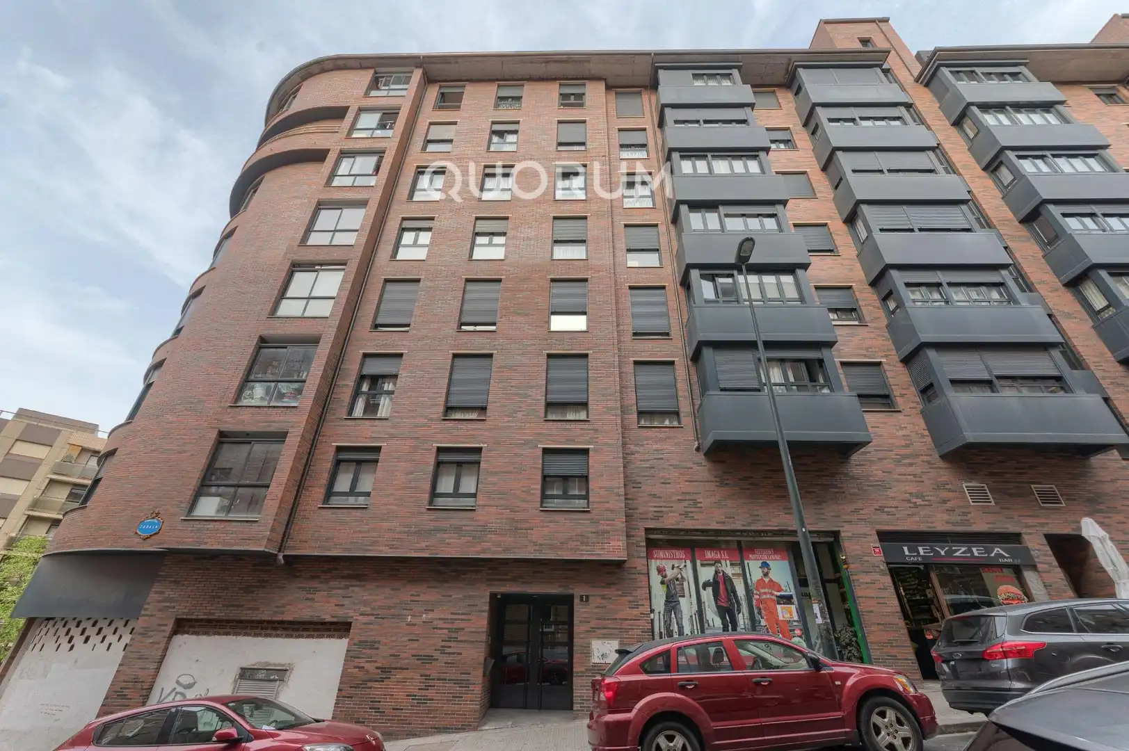 Vista exterior de Piso en venta en Bilbao  con Calefacción, Trastero y Amueblado