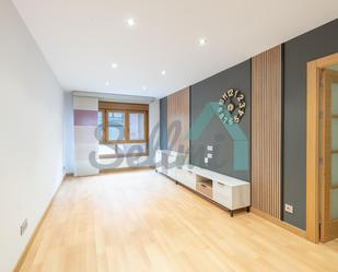 Living room of Flat to rent in Oviedo   with Heating, Parquet flooring and Terrace