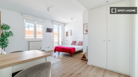 Foto 2 de Habitació a Castillejos - Cuzco, Madrid Capital