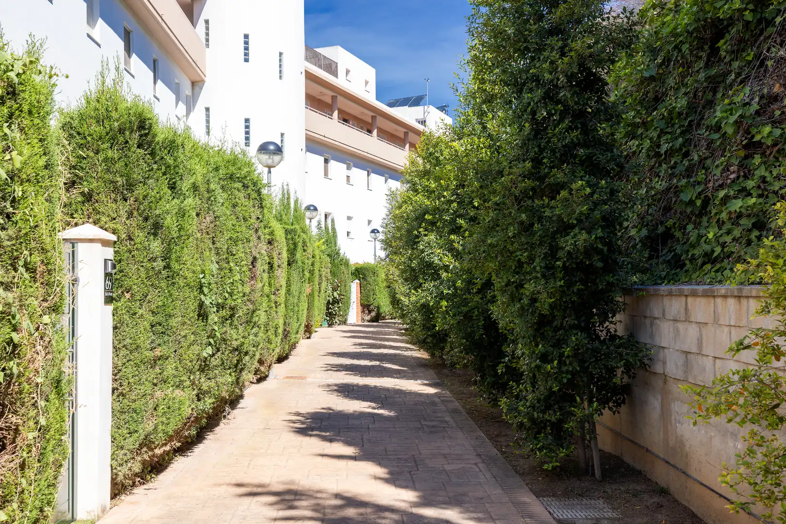 Vista exterior de Dúplex en venda en Rincón de la Victoria amb Aire condicionat, Calefacció i Jardí privat