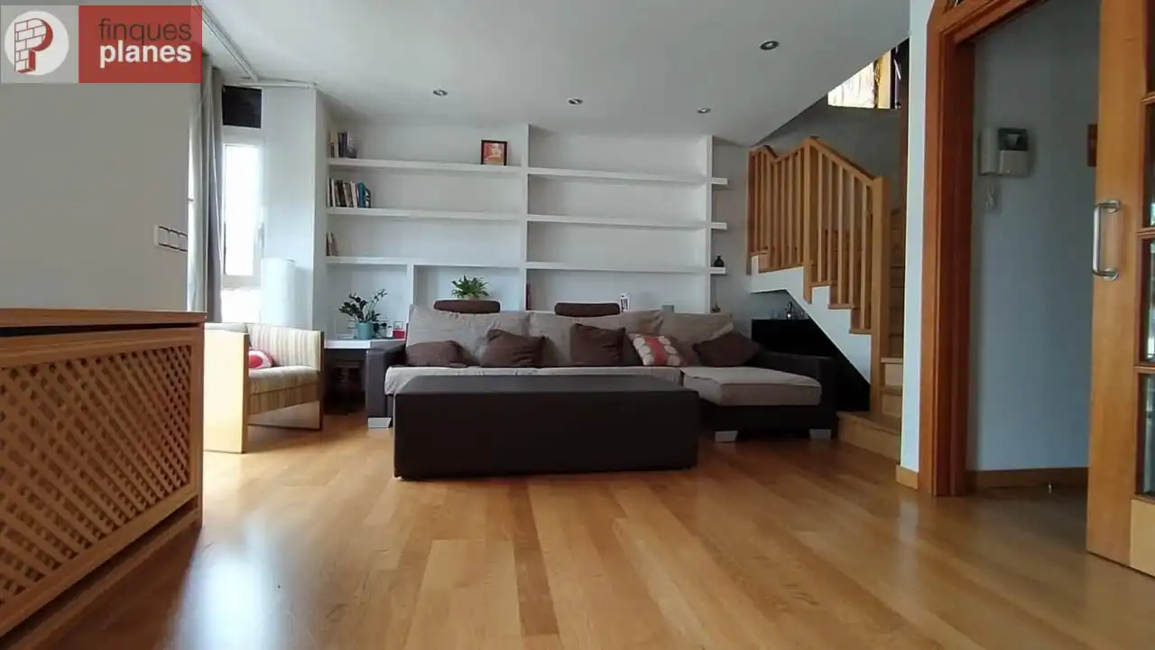 Sala d'estar de Àtic en venda en La Seu d'Urgell amb Parquet