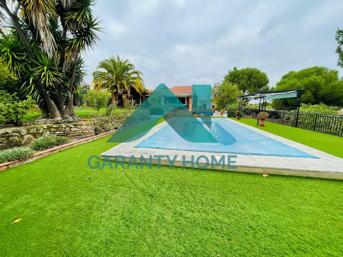 Swimming pool of Houses for sale in Casar de Cáceres  with Air Conditioner, Private garden and Terrace