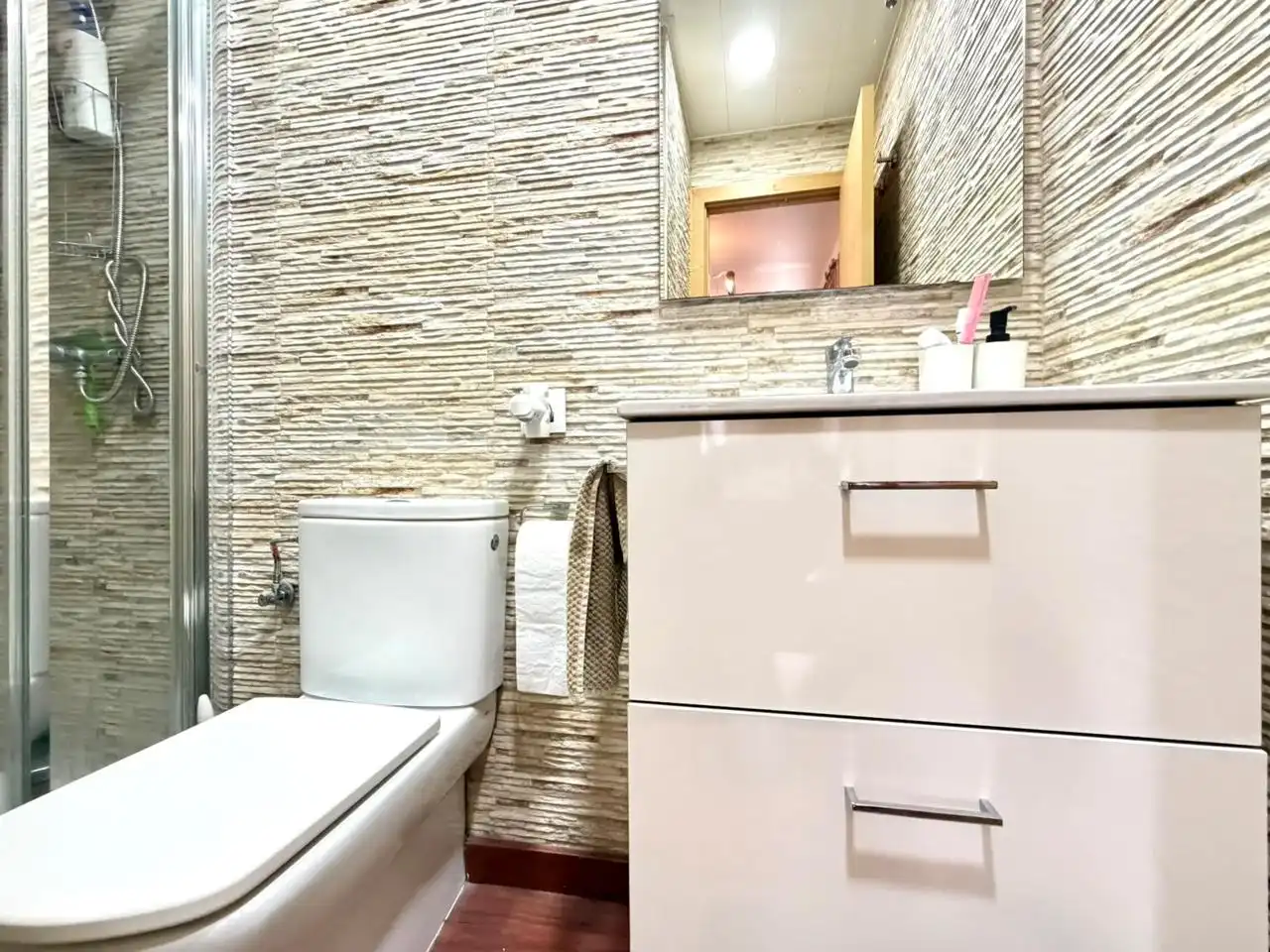 Baño de Piso en venta en Mataró con Aire acondicionado