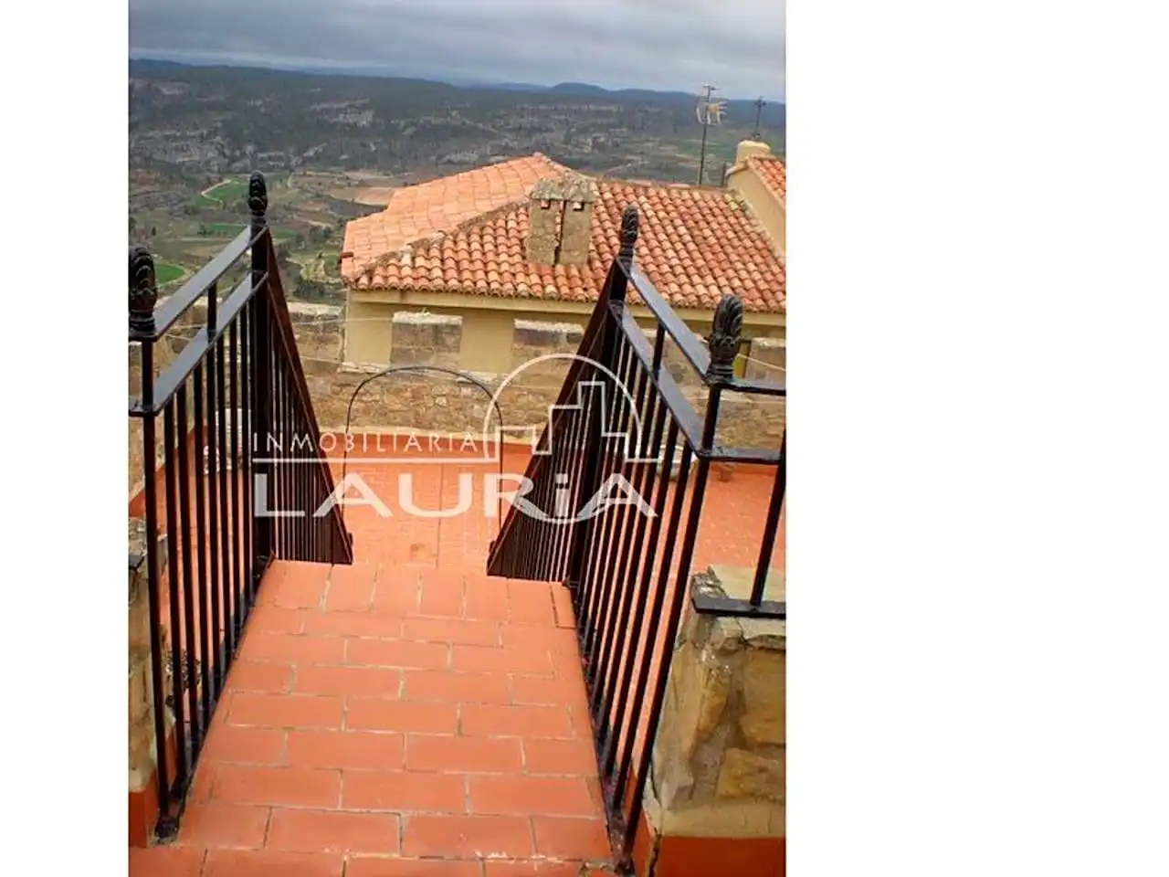 Terrace of Houses for sale in Alpuente  with Air Conditioner and Terrace