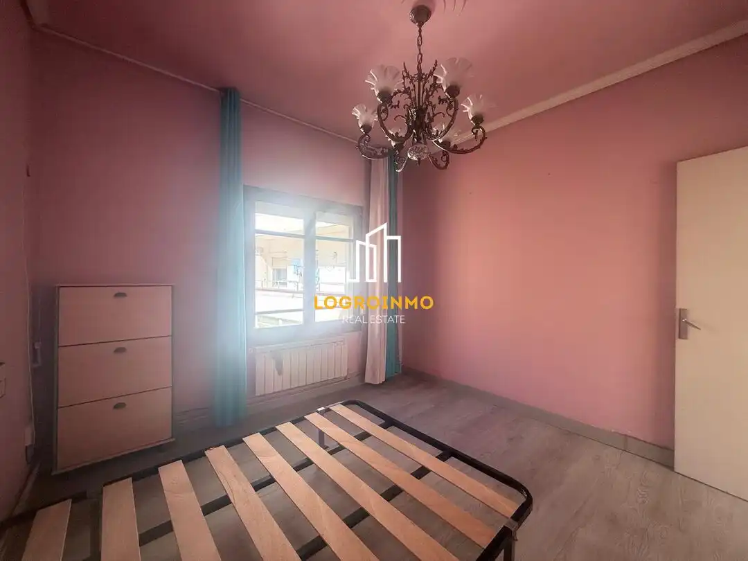 Bedroom of Flat for sale in  Logroño  with Heating, Parquet flooring and Terrace