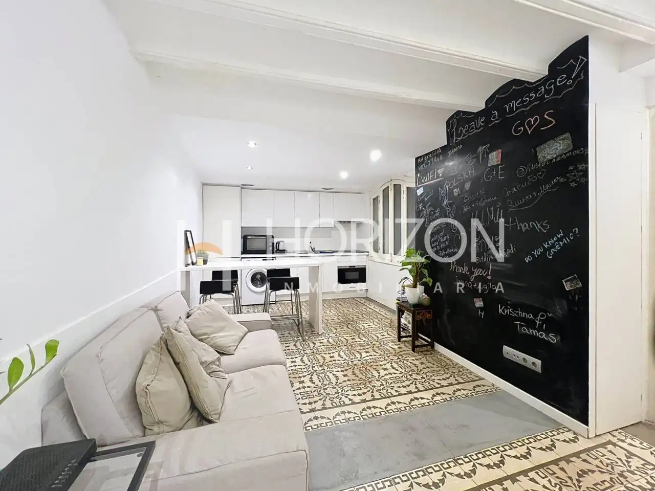 Cuina de Apartament en venda en Barcelona amb Aire condicionat, Calefacció i Moblat