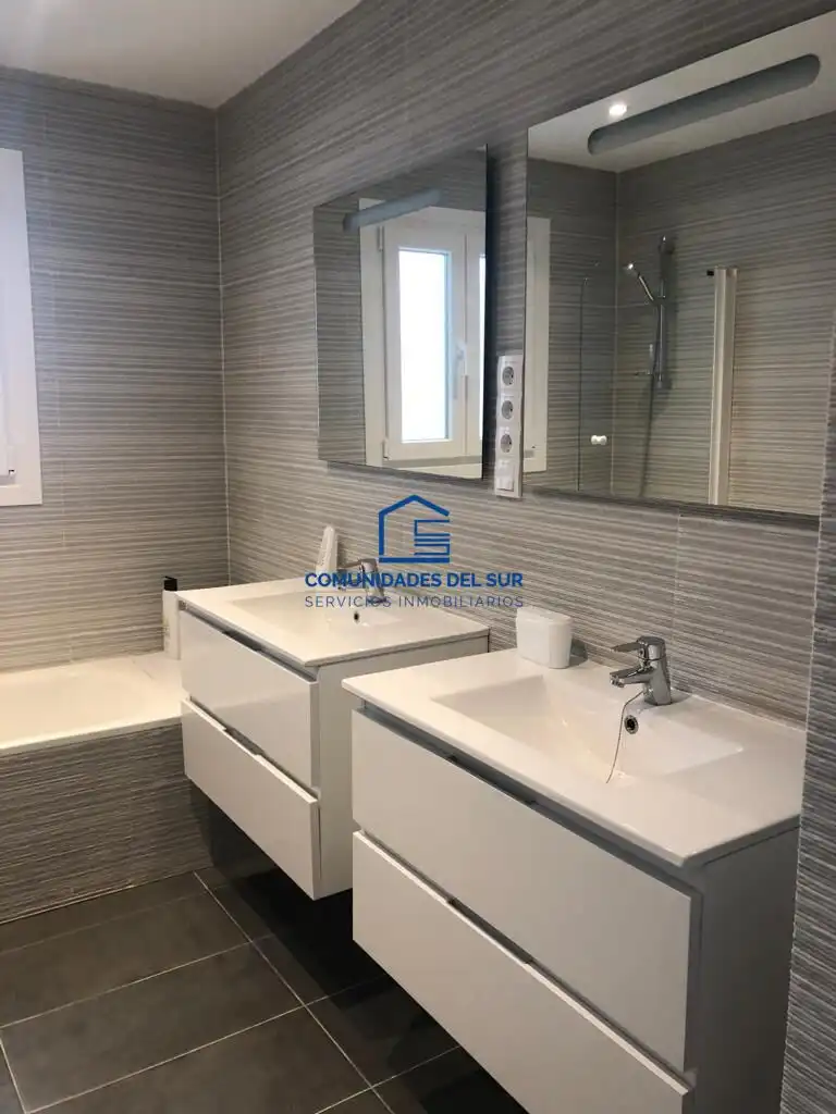 Bathroom of Houses for rent in El Puerto de Santa María  with Air Conditioner, Private garden and Swimming Pool