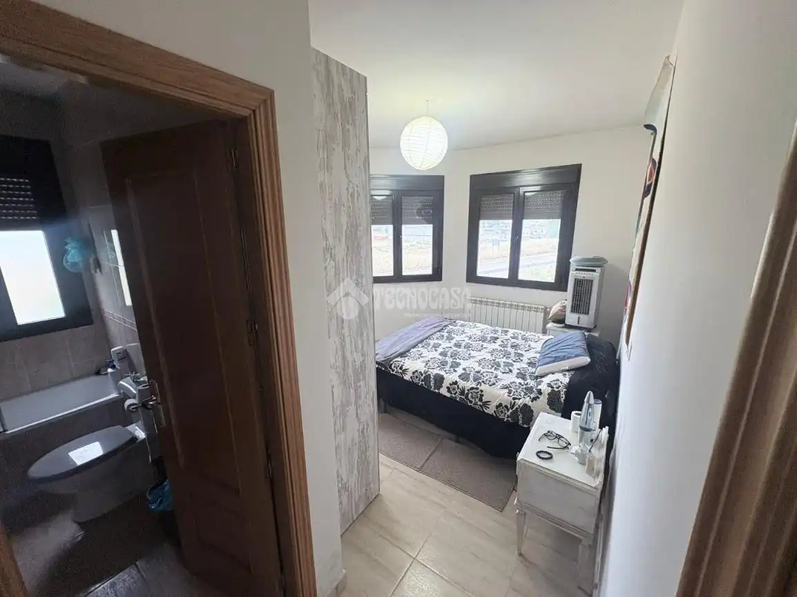 Habitación de Casa adosada en venta en Velada con Aire acondicionado, Calefacción y Jardín privado